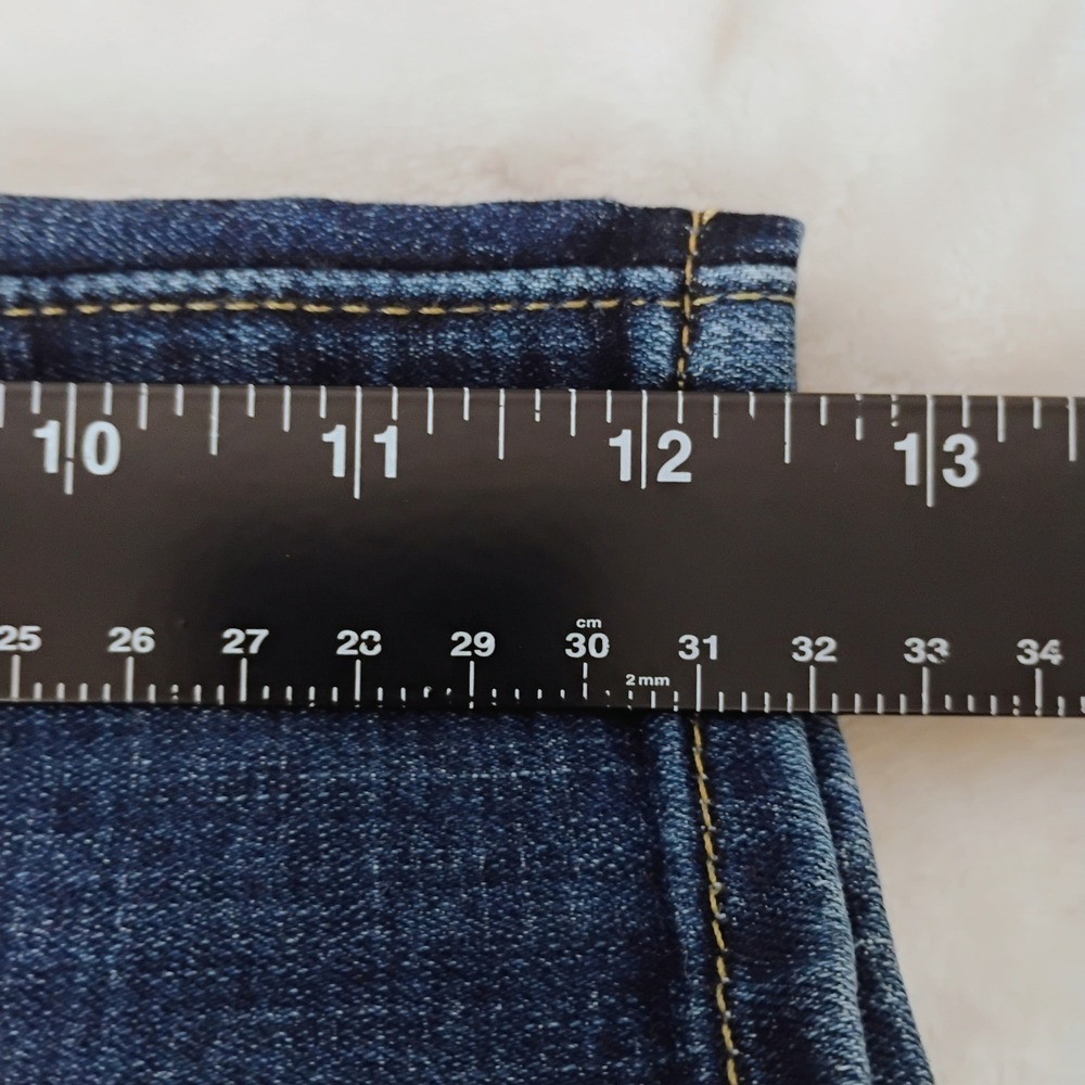Levi Strauss Womens Bermuda Shorts Dark Wash Denim Stretch Size 29 Indigo X - Picture 4 of 6